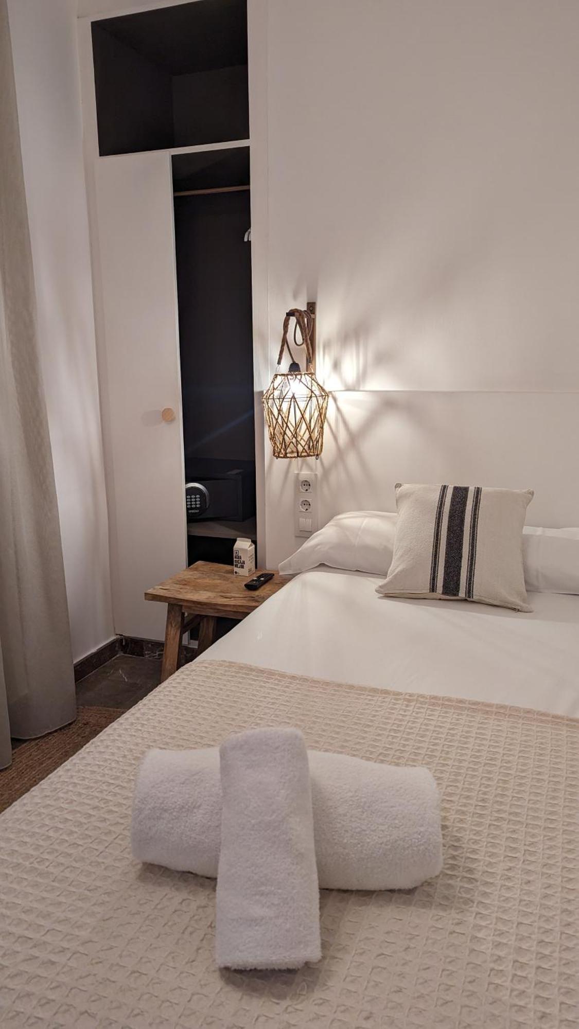 Hostal Es Niu De 塔马留 外观 照片